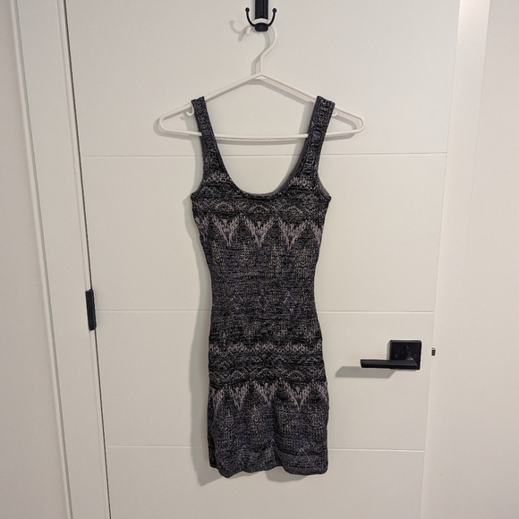 Guess by Marciano - Picture 3 of 6